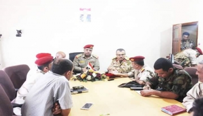 محور تعز يستنكر حملات شيطنة الجيش ويتهم من يقفون وراء ذلك بالعمل لصالح الحوثيين