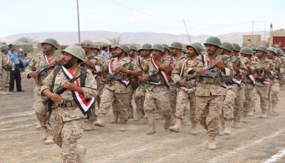 مقتل ضابط رفيع وأربعة جنود في هجوم صاروخي استهدف اجتماع عسكري بمأرب (اسماء)