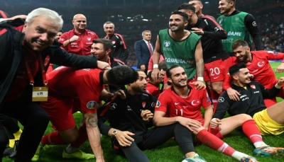 تركيا وفرنسا تتأهلان الى نهائيات كأس أوروبا