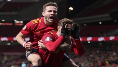 إسبانيا تكتسح رومانيا وسويسرا والدنمارك إلى نهائيات كأس أوروبا