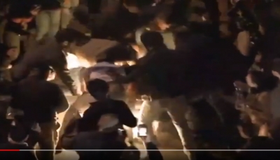 متظاهر لبناني يضرم النيران بجسده بين المعتصمين وسط بيروت (فيديو)