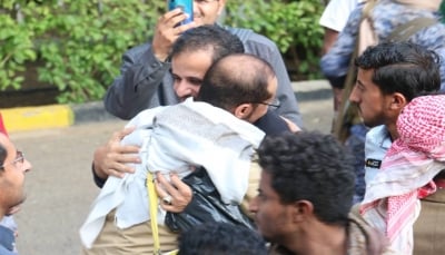 تعز تحتفي بعودة «75 مختطفاً» من أبنائها من سجون المليشيات الانقلابية  