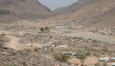 مليشيا الحوثي تقصف تجمعاً للنازحين شرق صنعاء