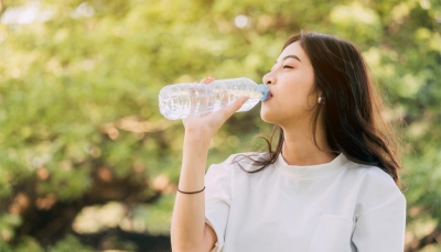 علامات تشير للجفاف وأنك تشرب ماء أقل مما ينبغي