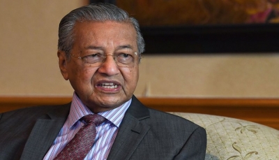 رئيس الوزراء الماليزي مهاتير محمد يقدم استقالته من منصبه بشكل مفاجئ