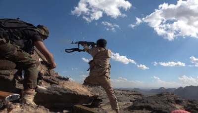 الجوف: الجيش يستعيد السيطرة على معسكر "الخنجر" ويواصل ملاحقة الحوثيين