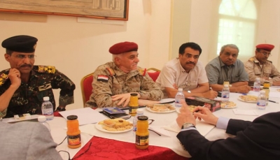 قائد المنطقة العسكرية الأولى يؤكد: لن نسمح بأي تمدد لمليشيا الحوثي