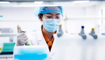 الصين تسابق أمريكا وألمانيا وروسيا وتبدأ بتجارب سريرية للقاح فيروس "كورونا"