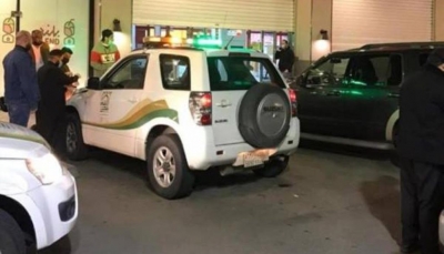 القبض على شخص مصاب بكورونا كان يبصق على عربات التسوق بالسعودية