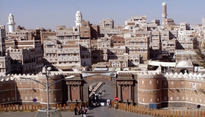 بعد الإعلان عن أول إصابة بكورونا.. الحوثيون يغلقون 10 أحياء سكنية  في صنعاء