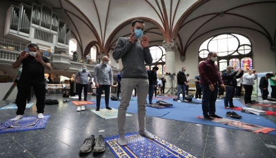 ألمانيا: كنيسة تستضيف المسلمين لأداء صلاة الجمعة في ظل كورونا