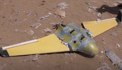 الحديدة: قوات من الجيش تُسقط طائرة حوثية مُسيرة محملة بذخائر قناصة
