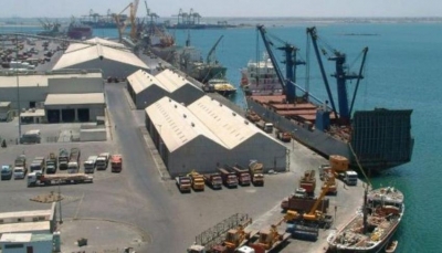 مسؤول: الفحوصات المخبرية أظهرت عدم وجود أي مواد خطيرة في ميناء عدن