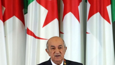 الرئيس الجزائري يدعو إلى التحضير لاستفتاء تعديل الدستور ويُحذر من "ثورة مضادة"