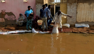 دمَّر 350 منزلاً.. فيضان السودان يُغرق قرية بالكامل والأهالي يبيتون بالعراء شمال الخرطوم 