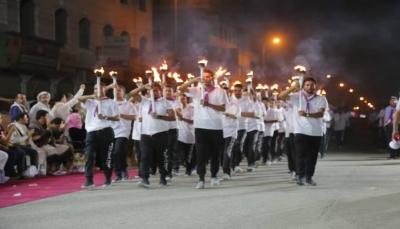 مأرب: الجيش والسلطة المحلية يحييان حفل إيقاد الشعلة احتفاءً بذكرى ثورة 26 سبتمبر
