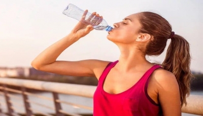 تعرف على 10علامات تدل على نقص الماء في جسمك
