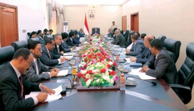 نائب يمني: منح الثقة للحكومة الجديدة مرهون بمعالجة مخالفات تشكيلها