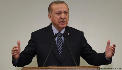 ماهي القصيدة التي ألقاها أردوغان وتسببت بأزمة دبلوماسية مع إيران؟