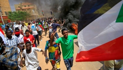 السودان.. مظاهرات تطالب بإسقاط الحكومة وأخرى بتصحيح مسار الثورة  