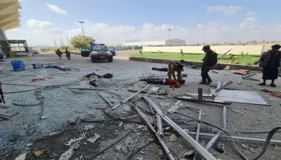 "استهداف مطار عدن".. غريفيث يدين بشدة و"آل جابر" يقول إنه عملا إرهابيا يستهدف اليمنيين