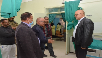 محافظ تعز يعلن بدء الإجراءات لترفيع مستشفى خليفة إلى هيئة طبية