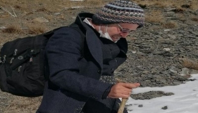 قصة فرار أكاديمي إيراني عبر الجبال سيرا على قدميه لتجنب السجن