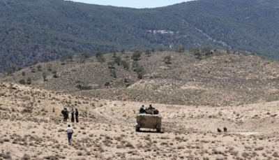 مقتل أربعة جنود تونسيين في انفجار لغم بعربتهم قرب الحدود مع الجزائر