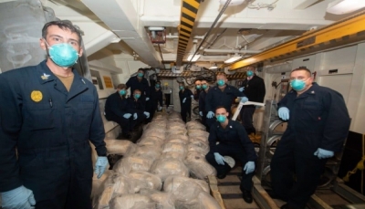 البحرية الأمريكية تعلن ضبط شحنة كبيرة من المخدرات قبالة السواحل اليمنية