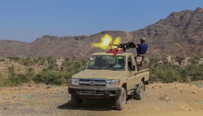 معارك عنيفة بين قوات الجيش والحوثيين شرق وغرب تعز
