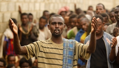 الحوثيون يعترفون بمسؤوليتهم عن قتل وإصابة أكثر من 200 مهاجر إثيوبي حرقا