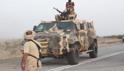 الجيش يعلن مصرع عشرات الحوثيين وتدمير آليات عسكرية في "مأرب وحجة"