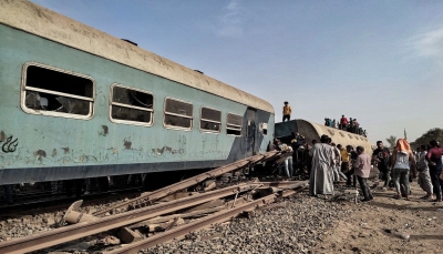 مصر.. وفاة 16 وإصابة العشرات في حادث خروج قطار عن القضبان في طوخ شمال القاهرة