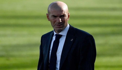 زيدان: "من السخافة" الاعتقاد بإمكانية استبعاد ريال مدريد