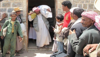 صنعاء.. الحوثيون يمنعون رجال الأعمال والتجار من توزيع مساعدات غذائية للمحتاجين