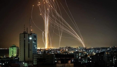 المقاومة الفلسطينية تمطر تل أبيب وبئر السبع مرة أخرى بأكثر من 210 صواريخ