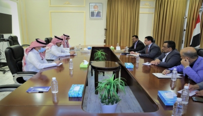 لقاء يمني سعودي يتفق على وقف التصعيد مع الانتقالي وعودة الحكومة إلى عدن