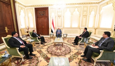 لمناقشة تطورات الأوضاع.. الرئيس هادي يعقد اجتماعا ضم نائبه ورئيس الوزراء