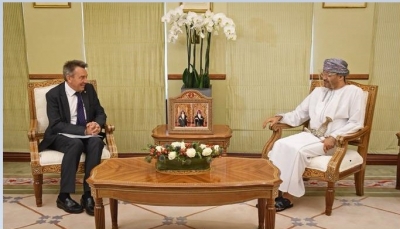 وزير الخارجية العُماني يناقش مع رئيس الصليب الأحمر الأوضاع الإنسانية في اليمن