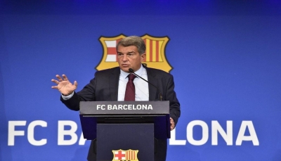 رئيس برشلونة يحسمها: نحن في حقبة ما بعد ميسي