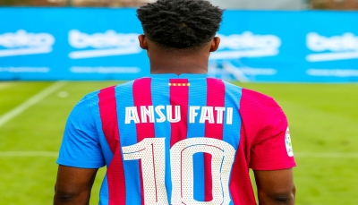 برشلونة يمنح قميص ميسي رقم 10 لنجمه الشاب "فاتي"