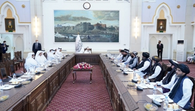 وزير الخارجية القطري أول مسؤول يصل أفغانستان منذ تشكيل حكومة طالبان