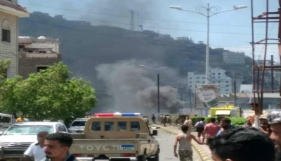 قتلى وجرحى في انفجار سيارة مفخخة استهدفت موكب مسؤولين في عدن