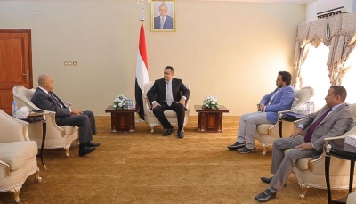 رئيس الوزراء يوجه بتنفيذ عدد من مشاريع الطرق الحيوية في محافظة تعز
