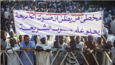 السودان.. حشد وحشد مضاد لتحديد مصير الحكومة وواشنطن تنحاز للمكون المدني في السلطة