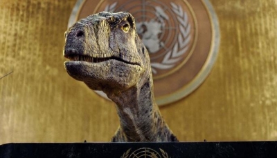 شاهد - "ديناصور" في مبنى الأمم المتحدة