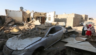 مأرب.. مقتل 12 مدنيا جراء استهداف مليشيات الحوثي منزل شيخ قبلي بصاروخ باليستي في الجوبة