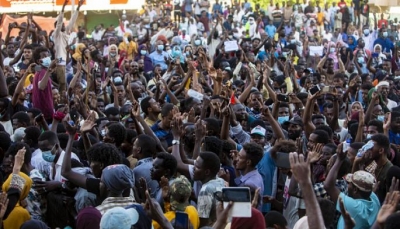 السودان.. 5 قتلى وعشرات الإصابات في تظاهرات حاشدة رفضاً للإنقلاب