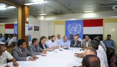 الحكومة تؤكد دعمها للمجتمع الإنساني ضد الإجراءات الحوثية بشأن طرد الموظفين الأممين