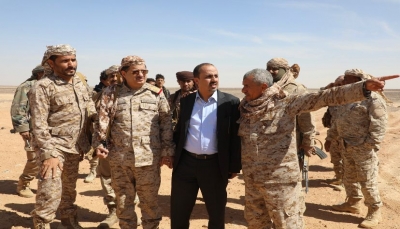 وزير الدفاع: الأمة العربية تخوض معركة قادسية جديدة على أرض اليمن